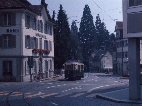 {short description of image}