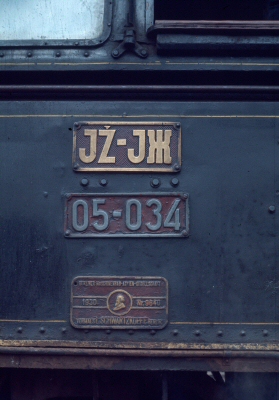 {short description of image}