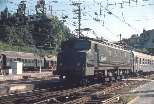 {short description of image}