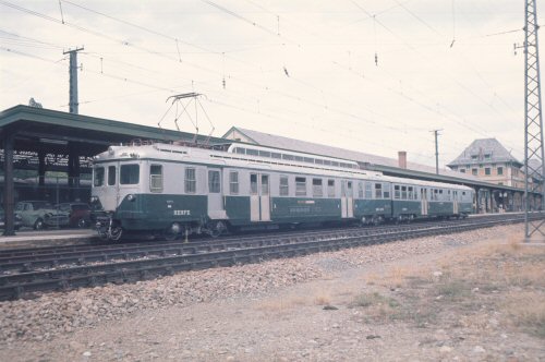 {short description of image}