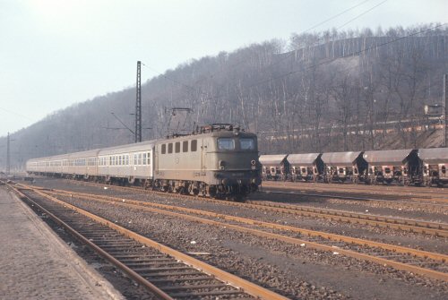 {short description of image}